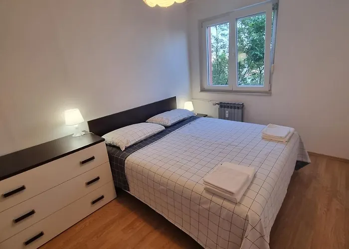 Hosty Place Apartmán *